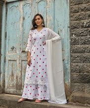 Load image into Gallery viewer, Mumbai Meri Jaan- White-Set of 3
